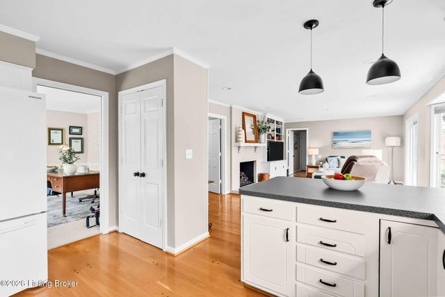 3601 Falls Bluff Ct, Louisville, KY 40241