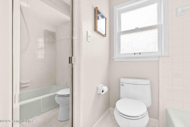 3601 Falls Bluff Ct, Louisville, KY 40241