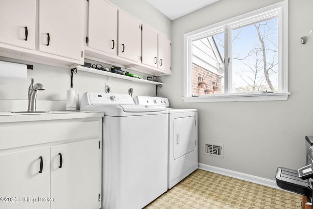 3601 Falls Bluff Ct, Louisville, KY 40241