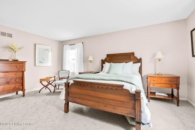 3601 Falls Bluff Ct, Louisville, KY 40241