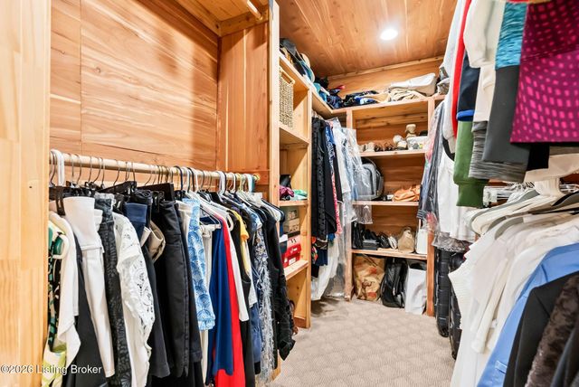 3601 Falls Bluff Ct, Louisville, KY 40241