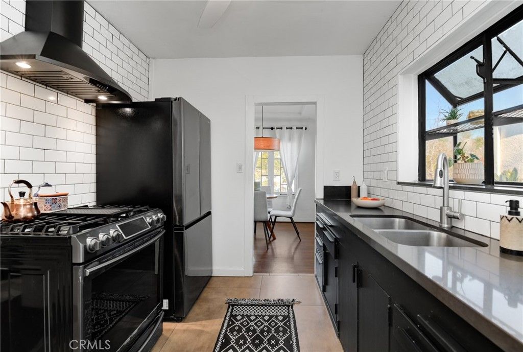 Image 10 of property listing at 4762 E Mountain View Drive, San Diego, CA 92116