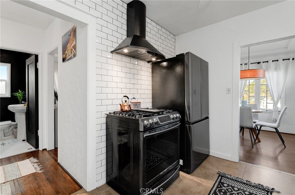 Image 11 of property listing at 4762 E Mountain View Drive, San Diego, CA 92116