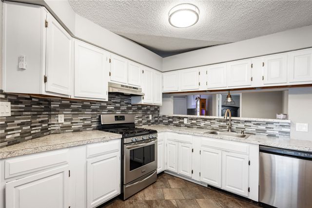 1302 W Austin Street, Broken Arrow, OK 74011