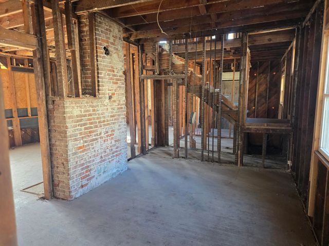 1502 N Grant Avenue, Springfield, MO 65803