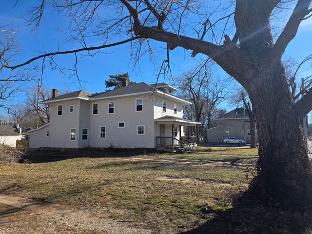 1502 N Grant Avenue, Springfield, MO 65803