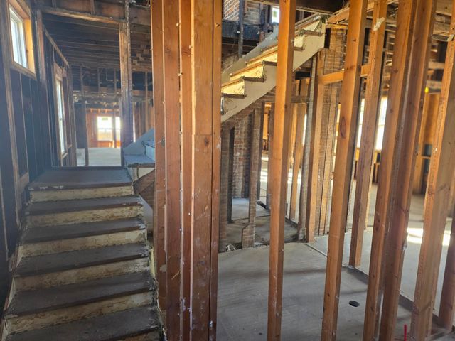 1502 N Grant Avenue, Springfield, MO 65803