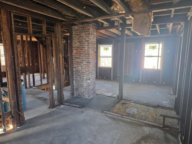 1502 N Grant Avenue, Springfield, MO 65803