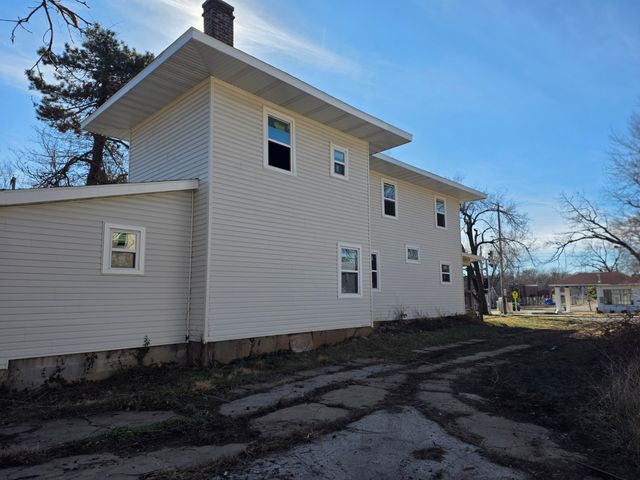 1502 N Grant Avenue, Springfield, MO 65803