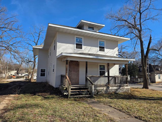 1502 N Grant Avenue, Springfield, MO 65803