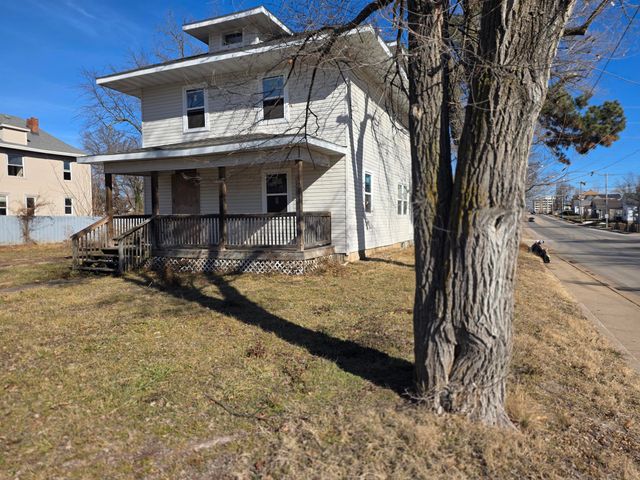 1502 N Grant Avenue, Springfield, MO 65803