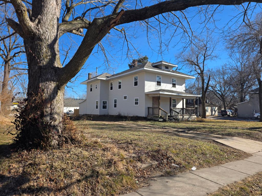 1502 N Grant Avenue, Springfield, MO 65803