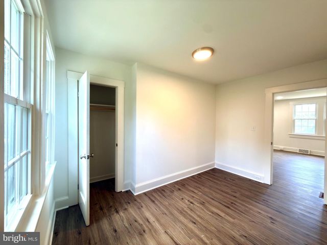 11 VIRGINIA AVE, Boyce, VA 22620