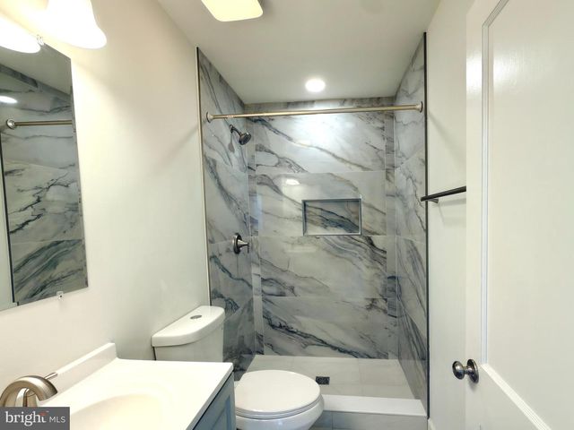 11 VIRGINIA AVE, Boyce, VA 22620
