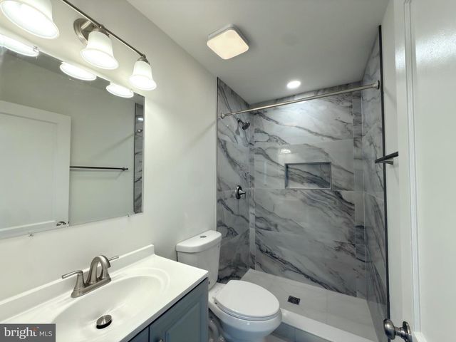 11 VIRGINIA AVE, Boyce, VA 22620