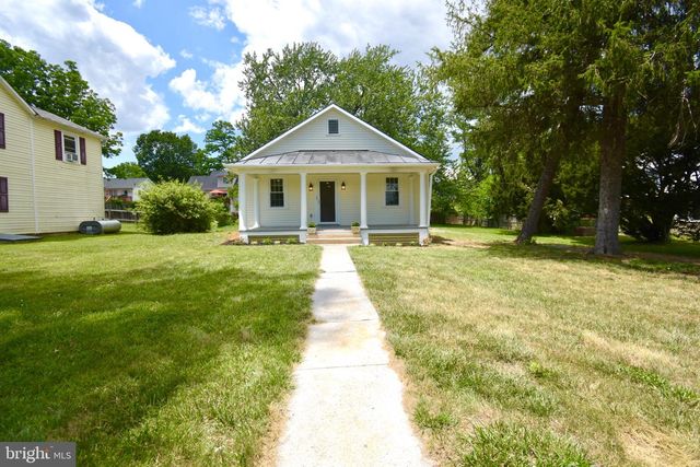 11 VIRGINIA AVE, Boyce, VA 22620