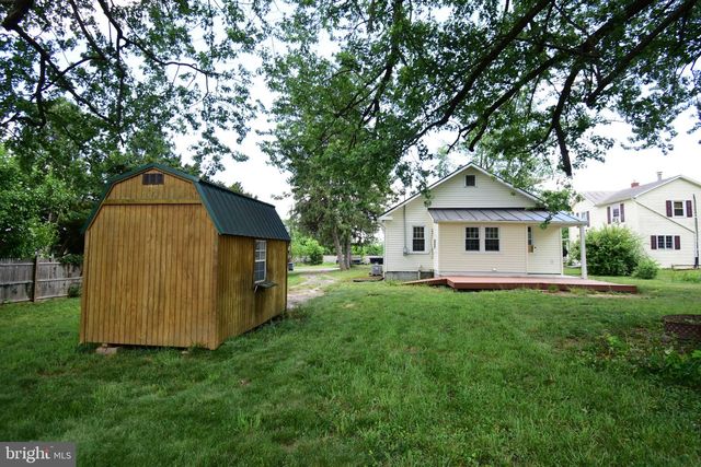 11 VIRGINIA AVE, Boyce, VA 22620