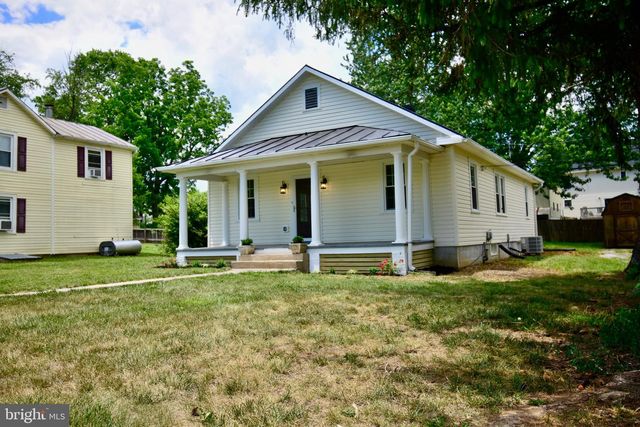 11 VIRGINIA AVE, Boyce, VA 22620