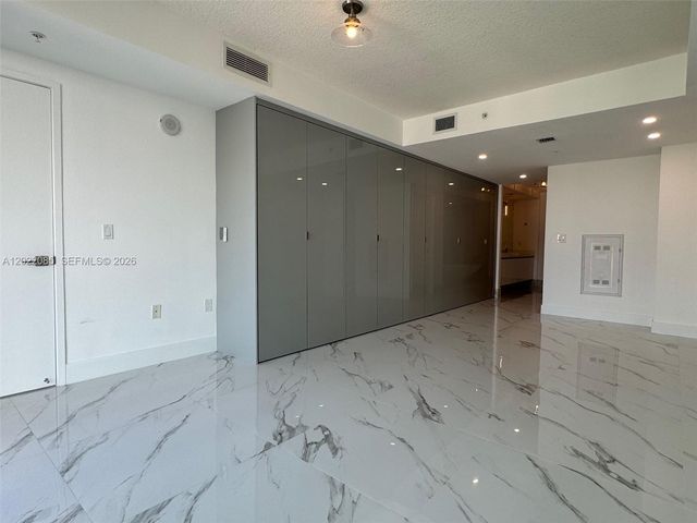 330 Sunny Isles Blvd 5-1003, Sunny Isles Beach, FL 33160