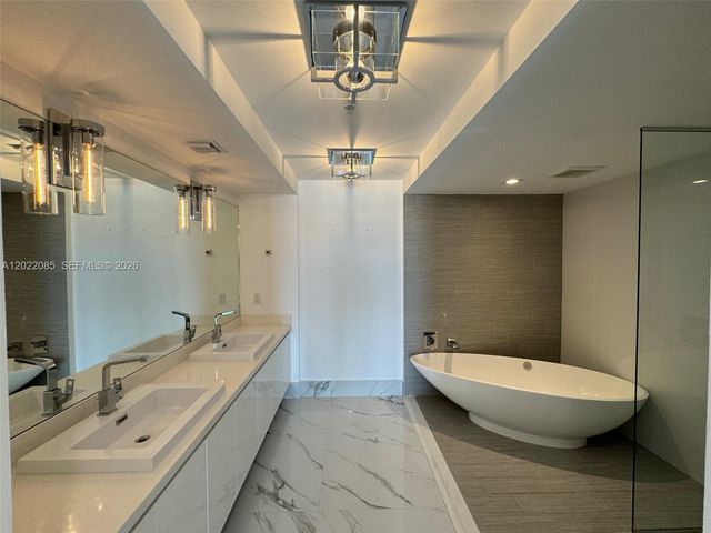 330 Sunny Isles Blvd 5-1003, Sunny Isles Beach, FL 33160