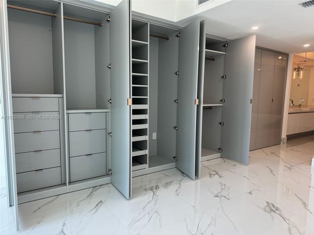 330 Sunny Isles Blvd 5-1003, Sunny Isles Beach, FL 33160