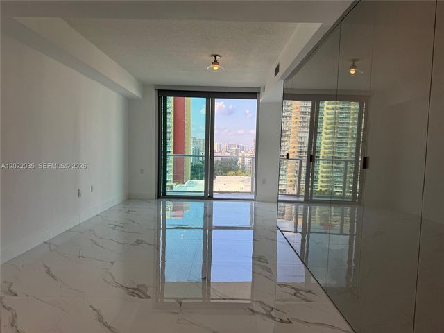 330 Sunny Isles Blvd 5-1003, Sunny Isles Beach, FL 33160
