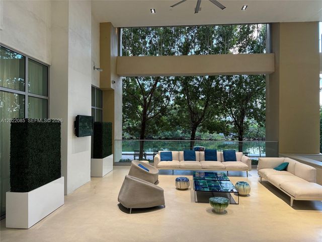 330 Sunny Isles Blvd 5-1003, Sunny Isles Beach, FL 33160