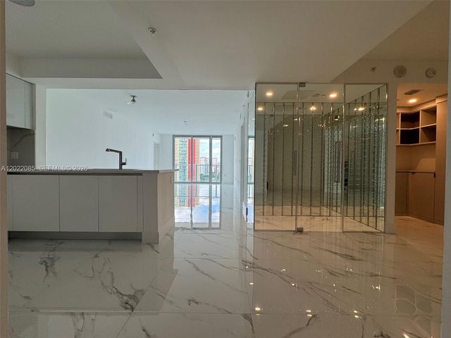 330 Sunny Isles Blvd 5-1003, Sunny Isles Beach, FL 33160