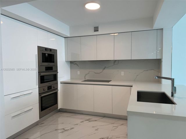 330 Sunny Isles Blvd 5-1003, Sunny Isles Beach, FL 33160