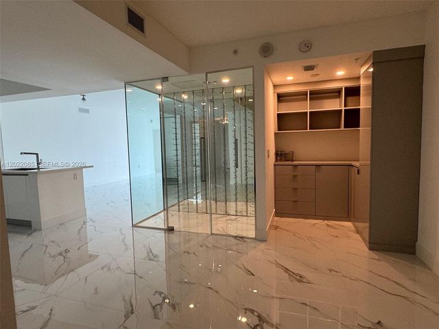 330 Sunny Isles Blvd 5-1003, Sunny Isles Beach, FL 33160