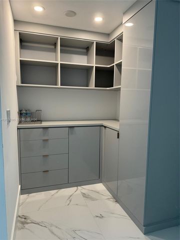 330 Sunny Isles Blvd 5-1003, Sunny Isles Beach, FL 33160