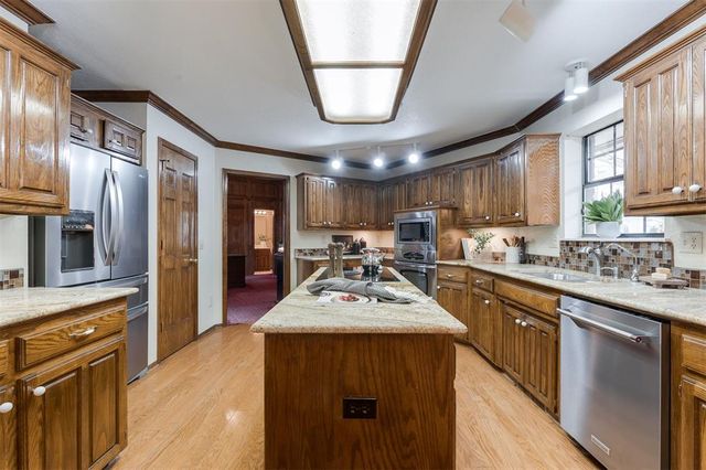 1001 N Red Bud Terrace, Mustang, OK 73064