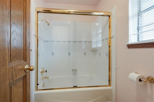 1001 N Red Bud Terrace, Mustang, OK 73064