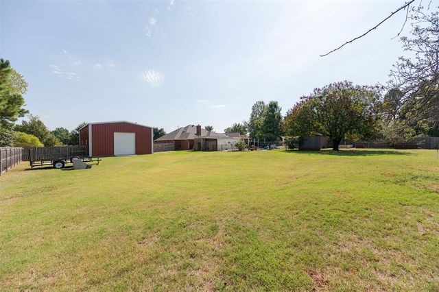 1001 N Red Bud Terrace, Mustang, OK 73064