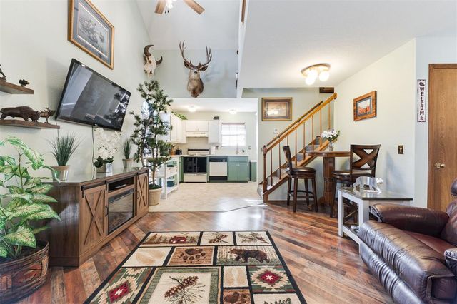 1001 N Red Bud Terrace, Mustang, OK 73064