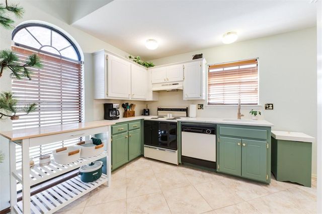 1001 N Red Bud Terrace, Mustang, OK 73064