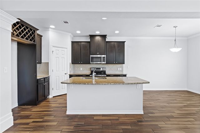 2275 Tallow Dr, Portland, TX 78374