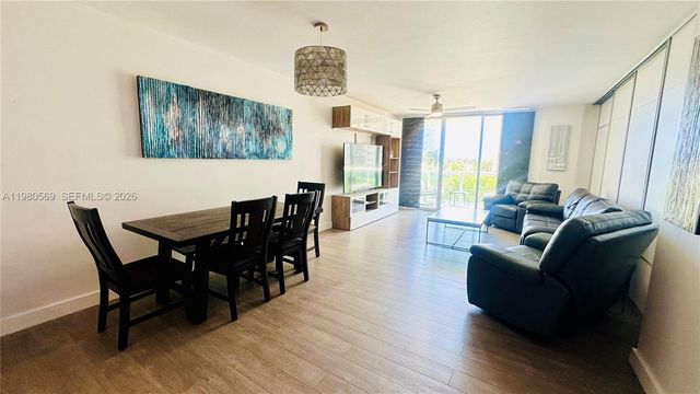 19390 Collins Avenue 424, Sunny Isles Beach, FL 33160
