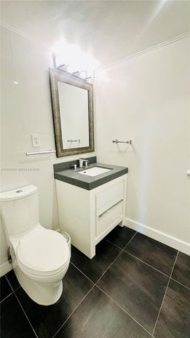 19390 Collins Avenue 424, Sunny Isles Beach, FL 33160