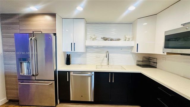 19390 Collins Avenue 424, Sunny Isles Beach, FL 33160