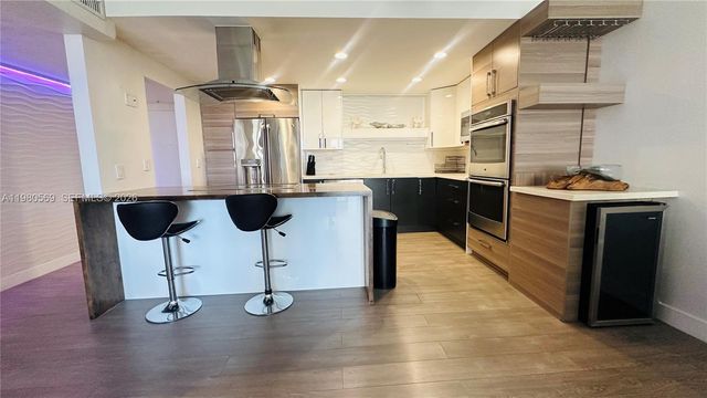 19390 Collins Avenue 424, Sunny Isles Beach, FL 33160