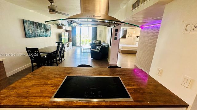 19390 Collins Avenue 424, Sunny Isles Beach, FL 33160