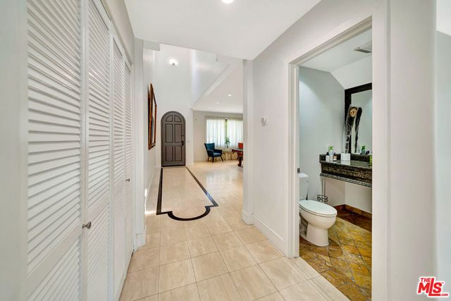 14916 Hesby Street, Sherman Oaks, CA 91403