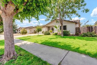 1065 W Yale Avenue, Lindsay, CA 93247