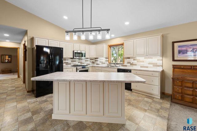27302 Atkins Pl Place, Tea, SD 57064