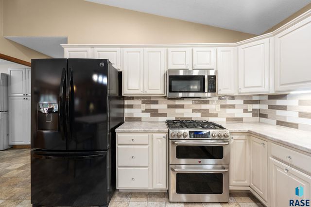 27302 Atkins Pl Place, Tea, SD 57064