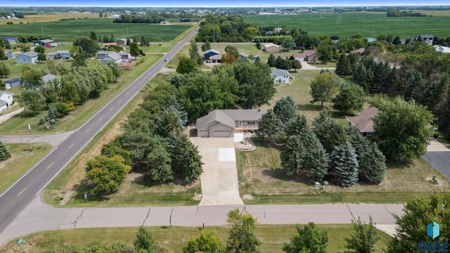 27302 Atkins Pl Place, Tea, SD 57064