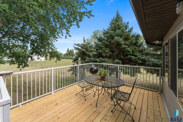 27302 Atkins Pl Place, Tea, SD 57064