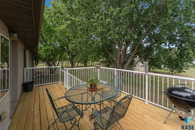 27302 Atkins Pl Place, Tea, SD 57064