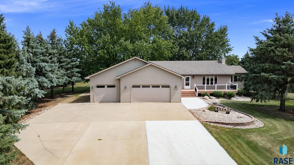27302 Atkins Pl Place, Tea, SD 57064